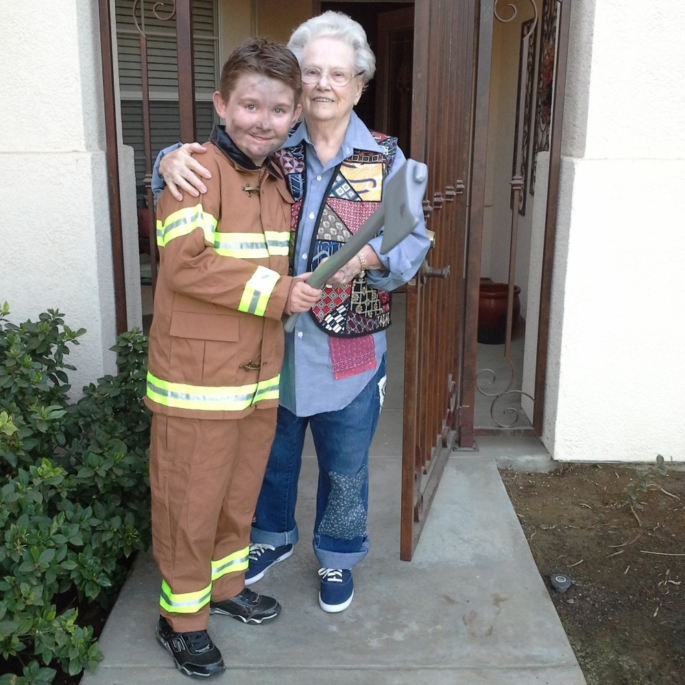 Free shipping-Firefighter costume w/hat by Aeromax